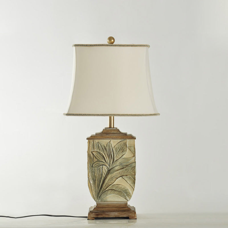 1 Light Flared Shade Table Lamp Vintage Style White Fabric Desk Light for Guest Room Clearhalo 'Lamps' 'Table Lamps' Lighting' 1222364