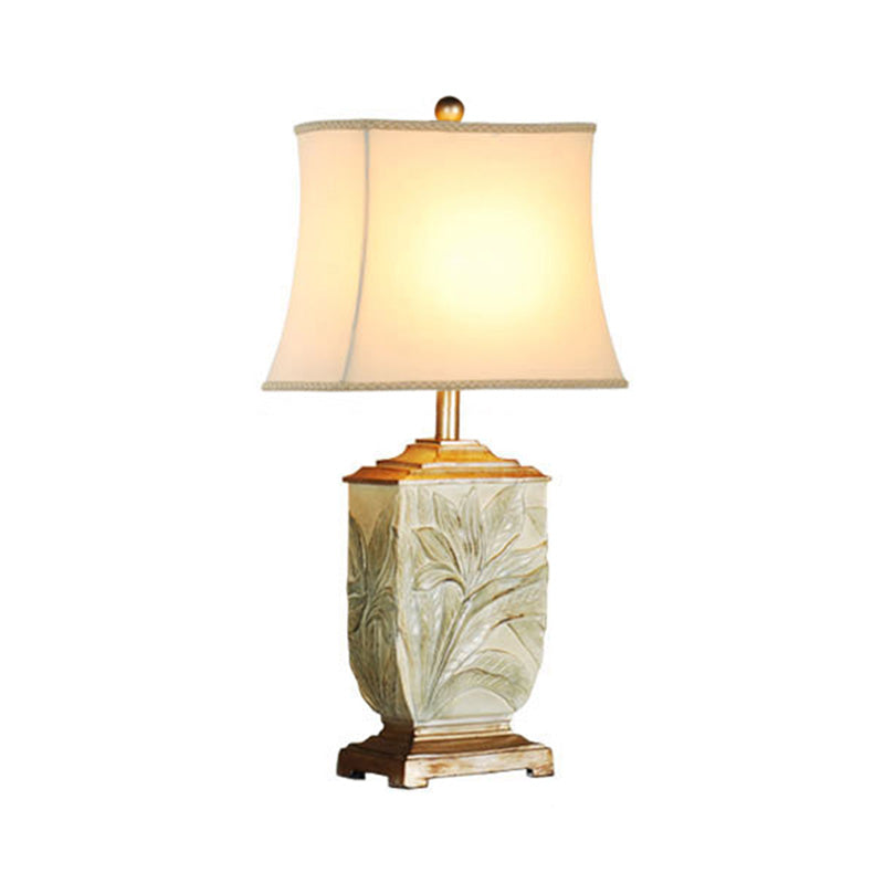 1 Light Flared Shade Table Lamp Vintage Style White Fabric Desk Light for Guest Room Clearhalo 'Lamps' 'Table Lamps' Lighting' 1222365