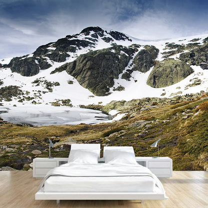 Non-Woven Waterproof Mural Modern Frozen Lake by the Snow Mountain Wall Decor in White-Green White-Green Clearhalo 'Wall Decor' 'Wall Mural' 1395168