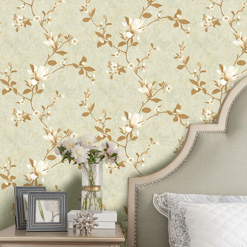 Non-Woven Unpasted Wallpaper Countryside Magnolia Print Wall Covering for Living Room Yellow-Green Clearhalo 'Country wall decor' 'Rustic' 'Wallpaper' Wall Decor' 1395793
