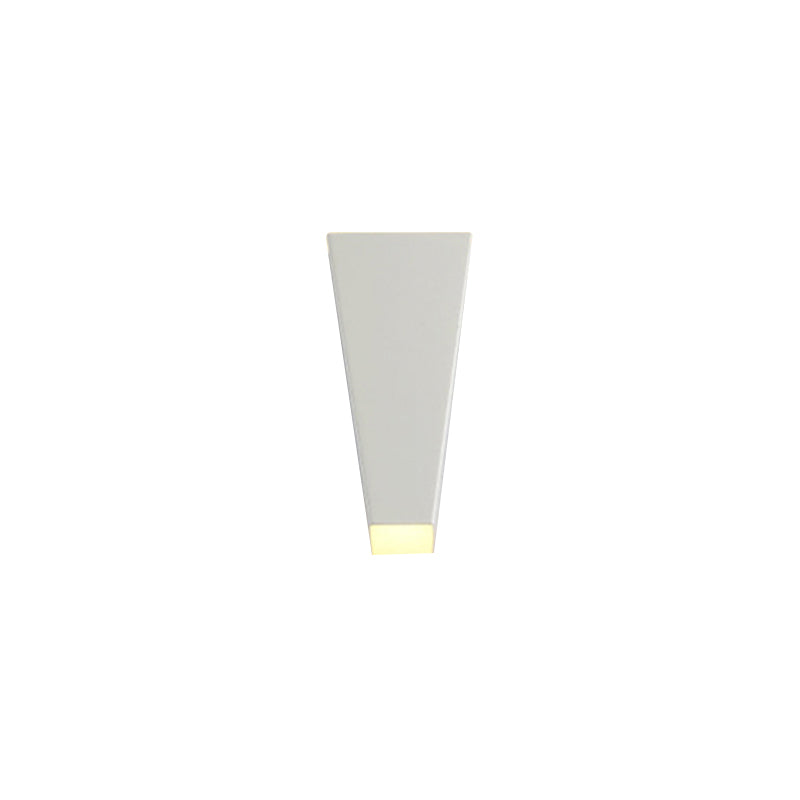 Simplistic Style Trapezoid Wall Washer Light Aluminum Warm/White Lighting LED Bedside Wall Lamp in Black/White Clearhalo 'Cast Iron' 'Glass' 'Industrial' 'Modern wall lights' 'Modern' 'Tiffany' 'Traditional wall lights' 'Wall Lamps & Sconces' 'Wall Lights' Lighting' 141399