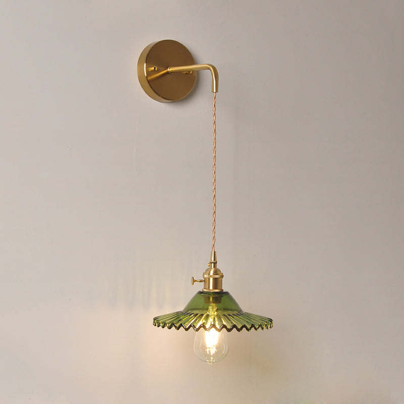Green Glass Scalloped Wall Sconce Industrial 1 Light Living Room Lighting Fixture in Brass Clearhalo 'Cast Iron' 'Glass' 'Industrial wall lights' 'Industrial' 'Middle century wall lights' 'Modern' 'Tiffany' 'Traditional wall lights' 'Wall Lamps & Sconces' 'Wall Lights' Lighting' 1416340