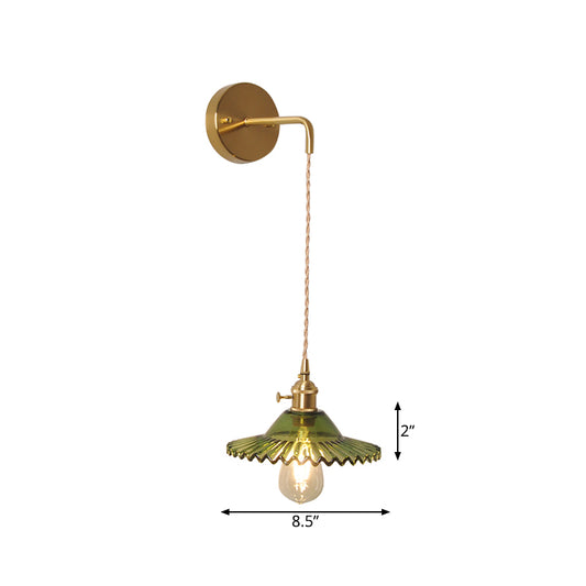 Green Glass Scalloped Wall Sconce Industrial 1 Light Living Room Lighting Fixture in Brass Clearhalo 'Cast Iron' 'Glass' 'Industrial wall lights' 'Industrial' 'Middle century wall lights' 'Modern' 'Tiffany' 'Traditional wall lights' 'Wall Lamps & Sconces' 'Wall Lights' Lighting' 1416341