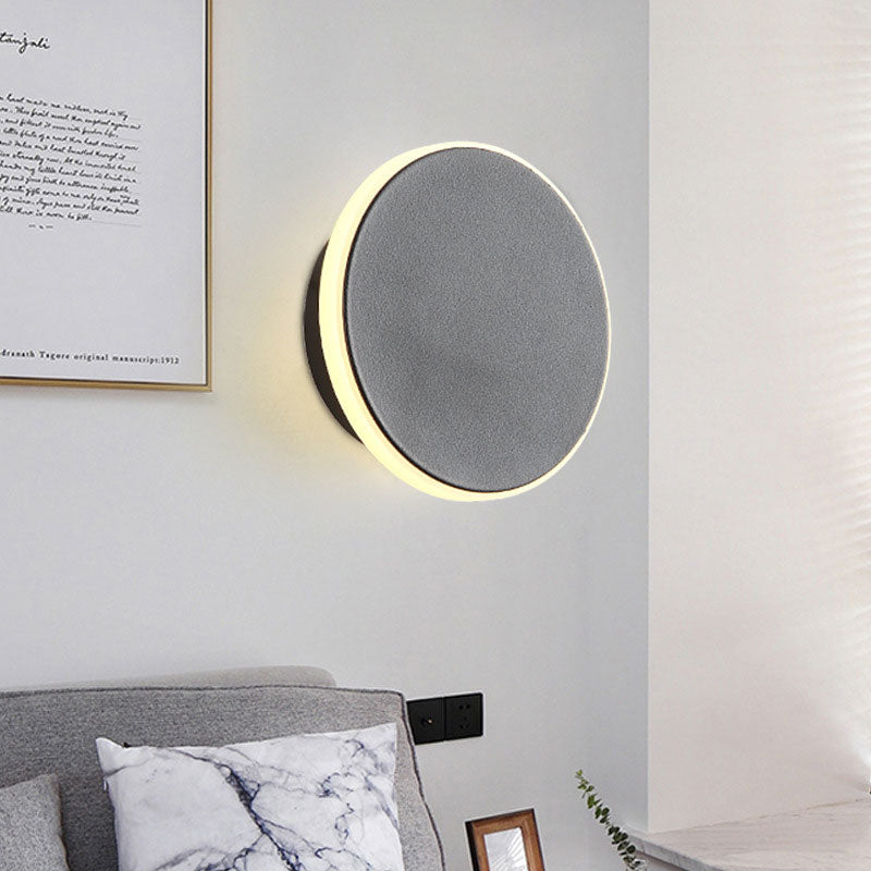 Black/White Disc LED Sconce Modernism Single Acrylic Wall Lighting Ideas in Warm/White Light - Clearhalo - 'Modern wall lights' - 'Modern' - 'Wall Lamps & Sconces' - 'Wall Lights' - Lighting' - 144905