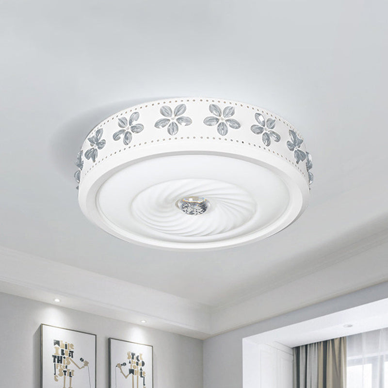 White Circle Flush Mounted Lamp Minimalist Iron Living Room LED Ceiling Light Fixture with Flower Edge, 16.5"/24.5" Dia White 16.5" Clearhalo 'Ceiling Lights' 'Close To Ceiling Lights' 'Close to ceiling' 'Flush mount' Lighting' 1451459