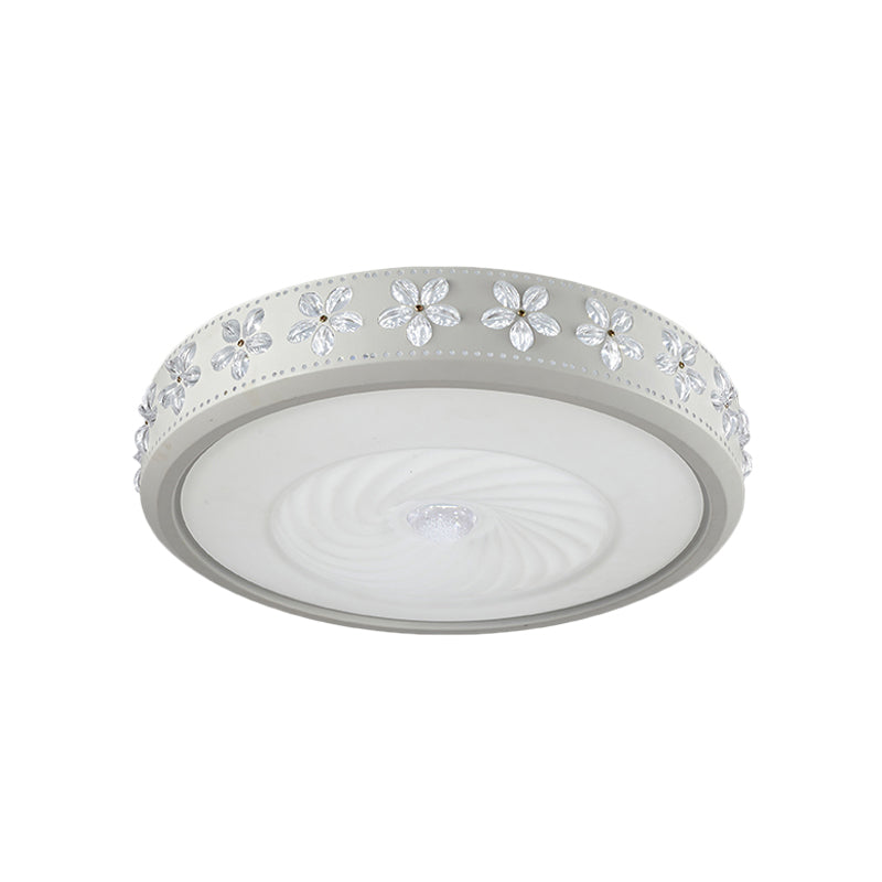 White Circle Flush Mounted Lamp Minimalist Iron Living Room LED Ceiling Light Fixture with Flower Edge, 16.5"/24.5" Dia Clearhalo 'Ceiling Lights' 'Close To Ceiling Lights' 'Close to ceiling' 'Flush mount' Lighting' 1451466