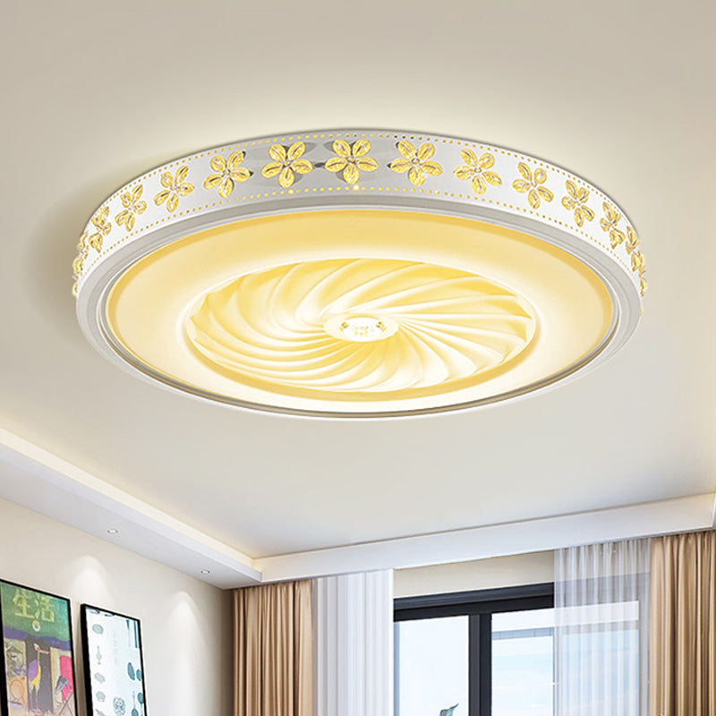 White Circle Flush Mounted Lamp Minimalist Iron Living Room LED Ceiling Light Fixture with Flower Edge, 16.5"/24.5" Dia White 24.5" Clearhalo 'Ceiling Lights' 'Close To Ceiling Lights' 'Close to ceiling' 'Flush mount' Lighting' 1451468