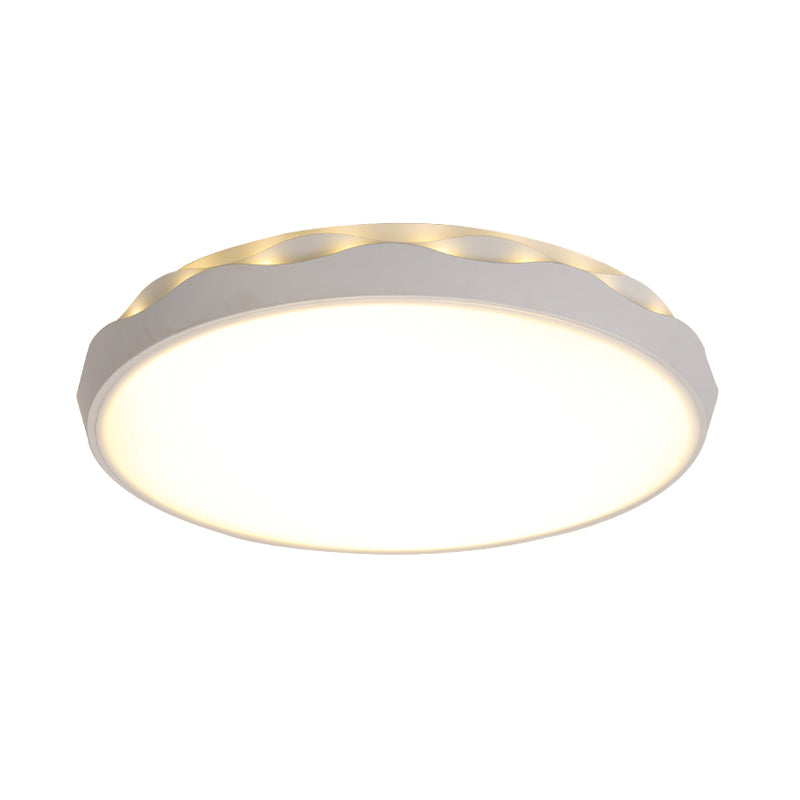 White Rounded Ceiling Lighting Minimalist Iron 17"/21" Dia LED Flush Mount Light with Scalloped Edge, Warm/White Light Clearhalo 'Ceiling Lights' 'Close To Ceiling Lights' 'Close to ceiling' 'Flush mount' Lighting' 1454448