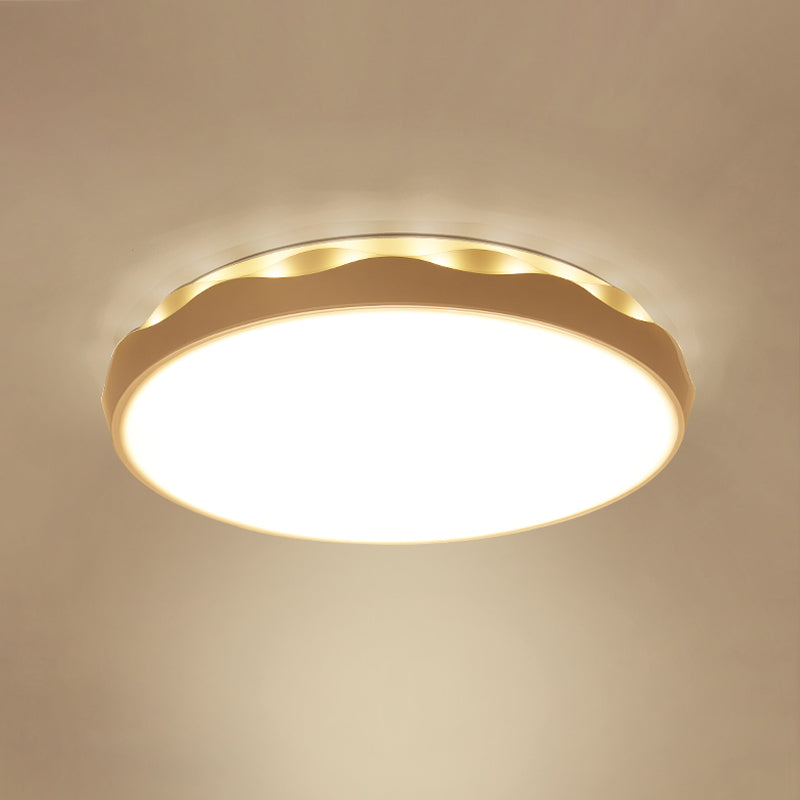 White Rounded Ceiling Lighting Minimalist Iron 17"/21" Dia LED Flush Mount Light with Scalloped Edge, Warm/White Light Clearhalo 'Ceiling Lights' 'Close To Ceiling Lights' 'Close to ceiling' 'Flush mount' Lighting' 1454449