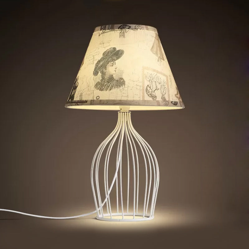 White Tapered Night Table Light Traditional Fabric 1 Head Living Room Desk Lamp with Wire Cage Base Clearhalo 'Lamps' 'Table Lamps' Lighting' 1454486
