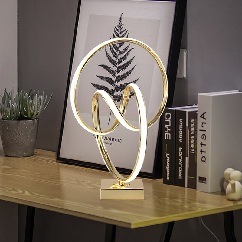 Acrylic Twisted Table Light Simple Polished Gold LED Night Stand Lamp in Warm/White Light Gold Clearhalo 'Lamps' 'Table Lamps' Lighting' 1455962