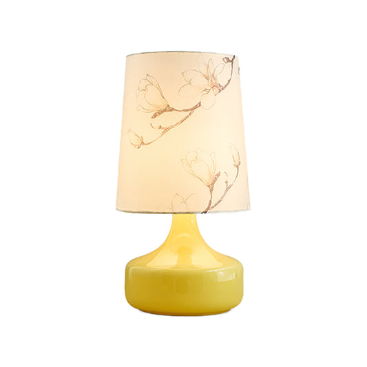 Single-Bulb Printed Fabric Night Light Korean Garden White Barrel Bedside Table Lighting with Yellow Vase Base Clearhalo 'Lamps' 'Table Lamps' Lighting' 1456974