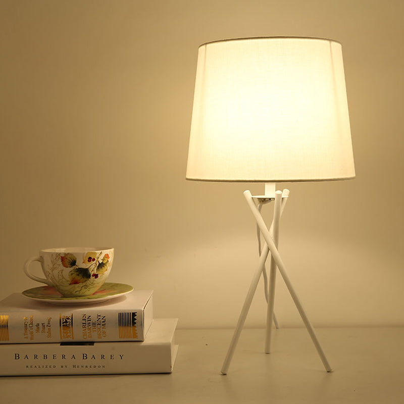 Drum Fabric Night Lighting Minimalist Novelty 1-Light Black/White Table Lamp with Cross-Legged Design White Clearhalo 'Lamps' 'Table Lamps' Lighting' 1457781