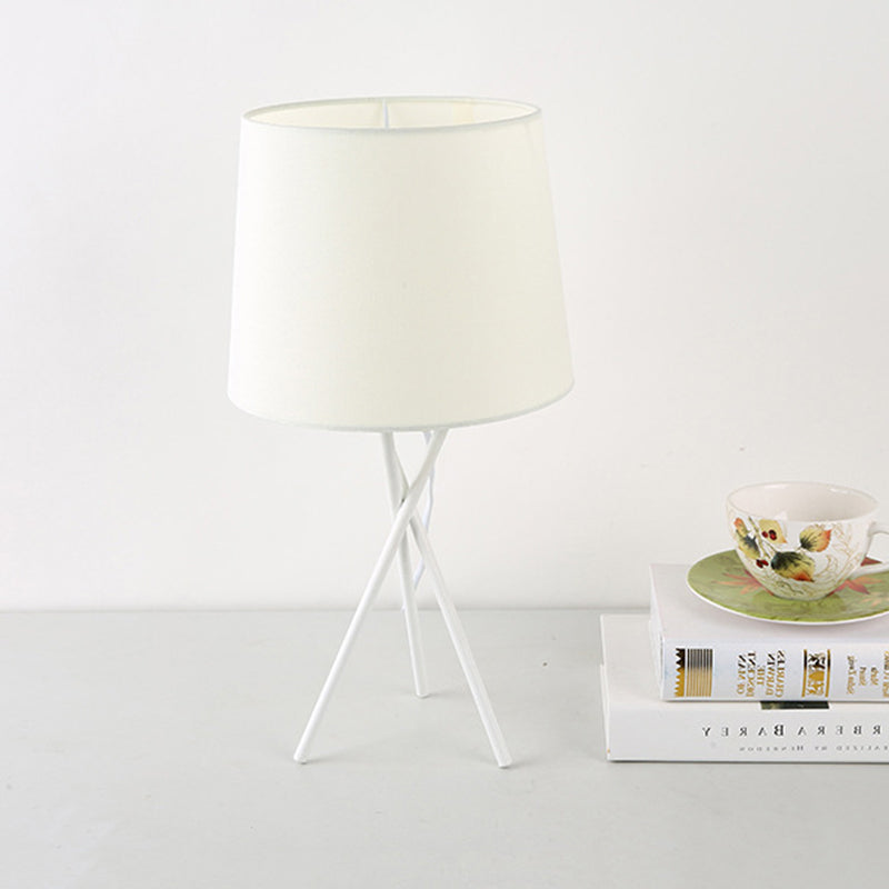 Drum Fabric Night Lighting Minimalist Novelty 1-Light Black/White Table Lamp with Cross-Legged Design Clearhalo 'Lamps' 'Table Lamps' Lighting' 1457782