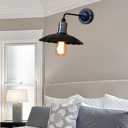 Vintage Style Scalloped Edge Wall Sconce 9.5"/13" Dia 1 Light Metallic Wall Mounted Light in Black for Bedroom Black Clearhalo 'Art deco wall lights' 'Cast Iron' 'Glass' 'Industrial wall lights' 'Industrial' 'Middle century wall lights' 'Modern' 'Rustic wall lights' 'Tiffany' 'Traditional wall lights' 'Wall Lamps & Sconces' 'Wall Lights' Lighting' 146005