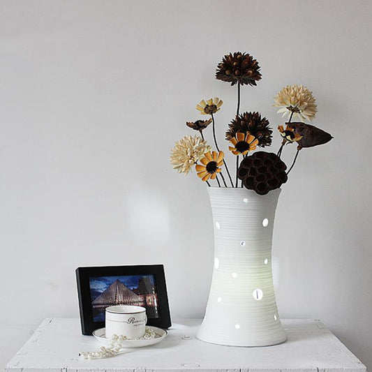 5.5"/7" W Ceramic White Nightstand Light Vase LED Pastoral Night Table Lamp with Dried Flower Decor White Clearhalo 'Lamps' 'Table Lamps' Lighting' 1461029