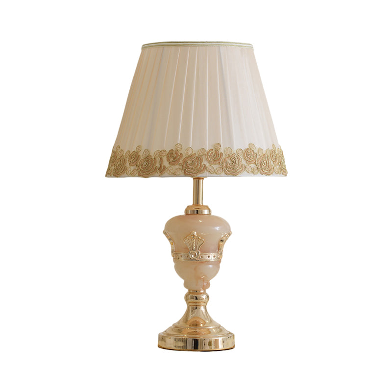 Country Style Conical Table Lamp Single Head Fabric Vase Desk Light with Flower Decor in White Clearhalo 'Lamps' 'Table Lamps' Lighting' 1468089