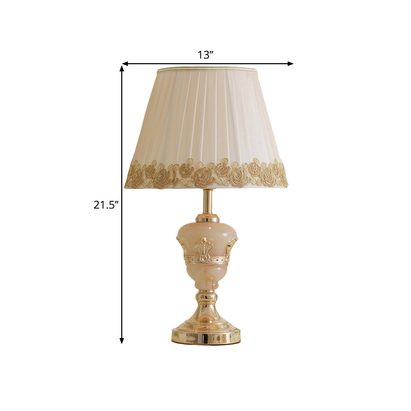 Country Style Conical Table Lamp Single Head Fabric Vase Desk Light with Flower Decor in White Clearhalo 'Lamps' 'Table Lamps' Lighting' 1468090