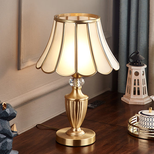 Colonial Gold Table Lamp Scalloped/Flared 1 Light Colonialism Night Lighting with Metal Base for Bedroom Clearhalo 'Lamps' 'Table Lamps' Lighting' 1474126