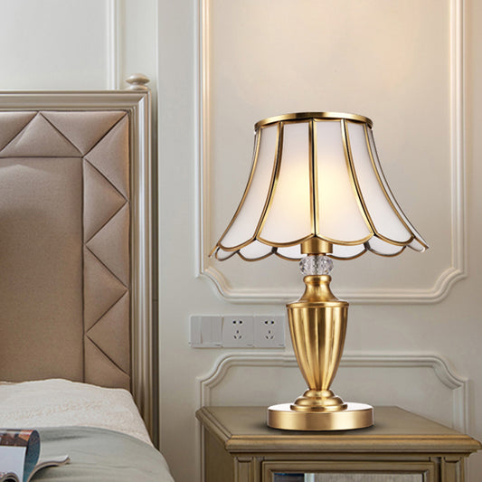 Colonial Gold Table Lamp Scalloped/Flared 1 Light Colonialism Night Lighting with Metal Base for Bedroom Gold B Clearhalo 'Lamps' 'Table Lamps' Lighting' 1474128