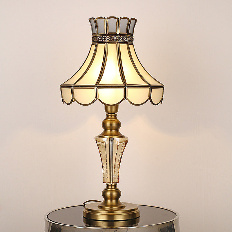 1 Bulb Scalloped Night Table Lamp Traditional Gold Finish Beige Glass Nightstand Lighting with Crystal Accent Clearhalo 'Lamps' 'Table Lamps' Lighting' 1476178