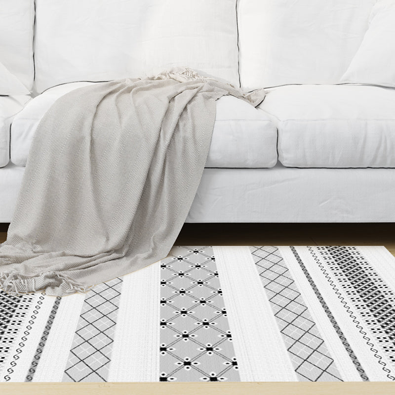 Boho-Chic Geometric Stripe Diamond Rug in White Bohemian Carpet Polyester Anti-Slip Carpet for Living Room Clearhalo 'Area Rug' 'Bohemian' 'Rugs' Rug' 1517463