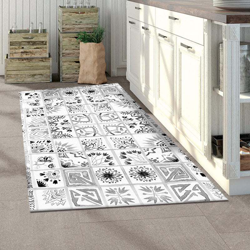Oriental Floral Square Pattern Rug in White Moroccan Rug Polyester Non-Slip Backing Area Rug for Bedroom Clearhalo 'Area Rug' 'Moroccan' 'Rugs' Rug' 1517972