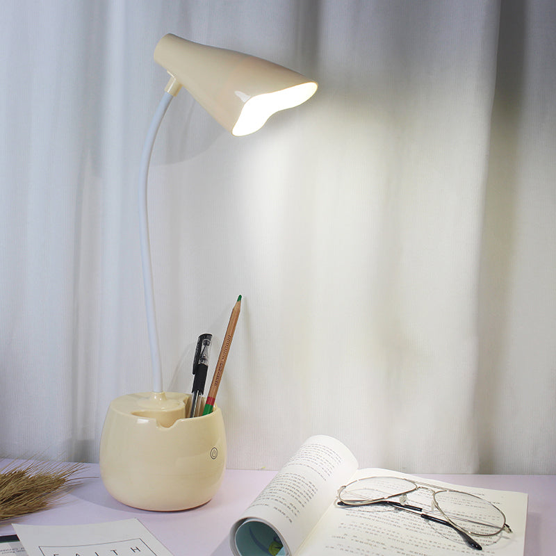 Eye-Caring Flexible Gooseneck Desk Light Pen Holder Design LED USB Charging Reading Light in Blue/Pink/White/Yellow Clearhalo 'Desk Lamps' 'Lamps' Lighting' 1522929