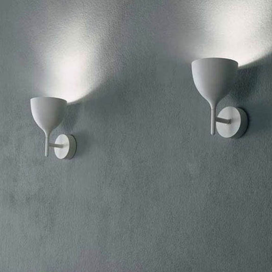 1-Light Sconce Light Fixture with Funnel Shade Metallic Modern Hallway Wall Lighting in Silver/Black Clearhalo 'Cast Iron' 'Glass' 'Industrial' 'Modern wall lights' 'Modern' 'Tiffany' 'Traditional wall lights' 'Wall Lamps & Sconces' 'Wall Lights' Lighting' 15797