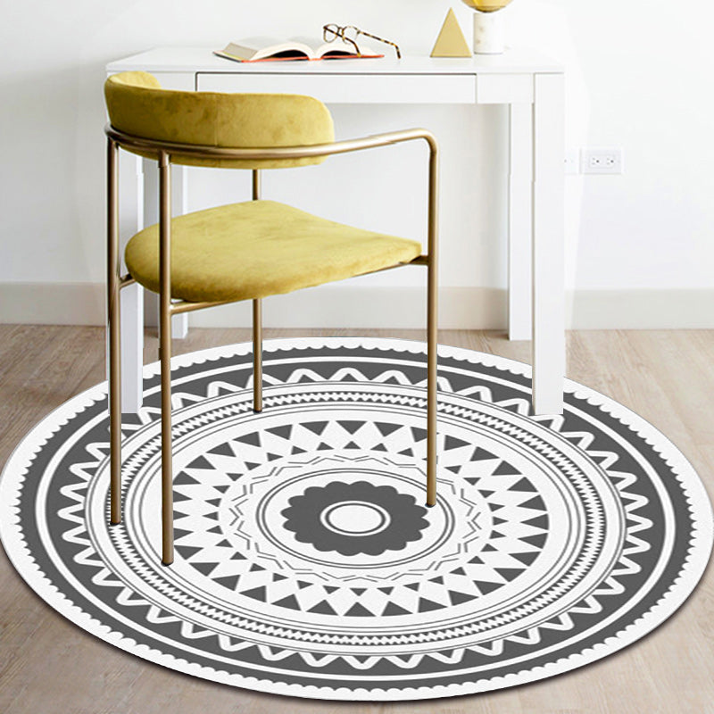 Eclectic Bohemian Rug in White and Grey Floral Circle Triangle Pattern Rug Polyester Washable Carpet for Home Decoration Clearhalo 'Area Rug' 'Bohemian' 'Rugs' Rug' 1584313