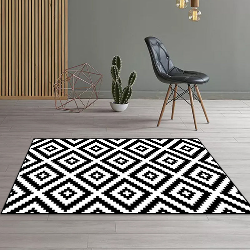 Modern Living Room Rug in Black and White Diamond Wave Print Rug Polyester Washable Anti-Slip Area Rug Clearhalo 'Area Rug' 'Modern' 'Rugs' Rug' 1584505