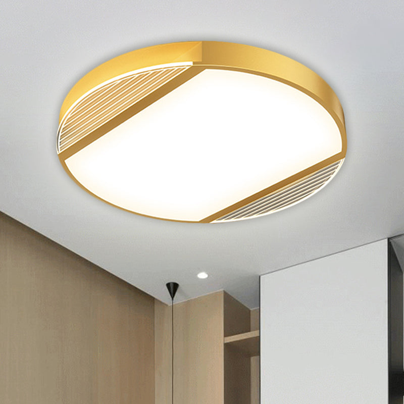 Round Close to Ceiling Lamp Simplicity Metallic LED Gold Flush Mount in Warm/White Light, 18"/21.5" Wide Gold Clearhalo 'Ceiling Lights' 'Close To Ceiling Lights' 'Close to ceiling' 'Flush mount' Lighting' 1586119