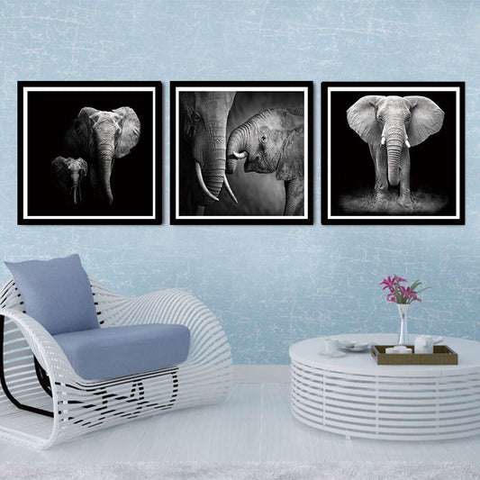 Photography Tropical Wall Art with Mother Elephant and Its Kid Pattern in Black, Multi-Piece Clearhalo 'Art Gallery' 'Canvas Art' 'Contemporary Art Gallery' 'Modern' Arts' 1599453
