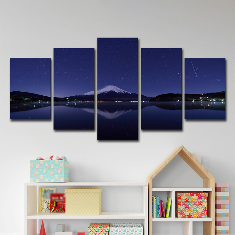 Mount Fuji Night View Art Print Blue-Black Contemporary Wall Decor for Living Room Clearhalo 'Art Gallery' 'Canvas Art' 'Contemporary Art Gallery' 'Modern' Arts' 1600342