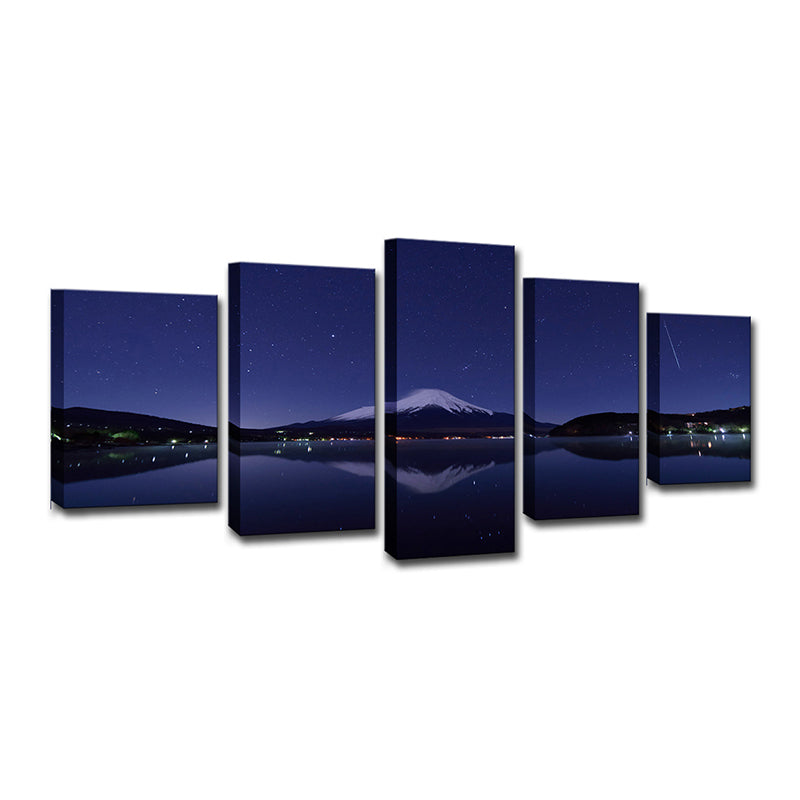 Mount Fuji Night View Art Print Blue-Black Contemporary Wall Decor for Living Room Clearhalo 'Art Gallery' 'Canvas Art' 'Contemporary Art Gallery' 'Modern' Arts' 1600343