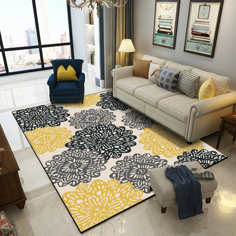 Vintage Floral Pattern Rug White and Yellow Polyester Rug Machine Washable Non-Slip Area Rug for Bedroom Clearhalo 'Area Rug' 'Rugs' 'Vintage' Rug' 1613275