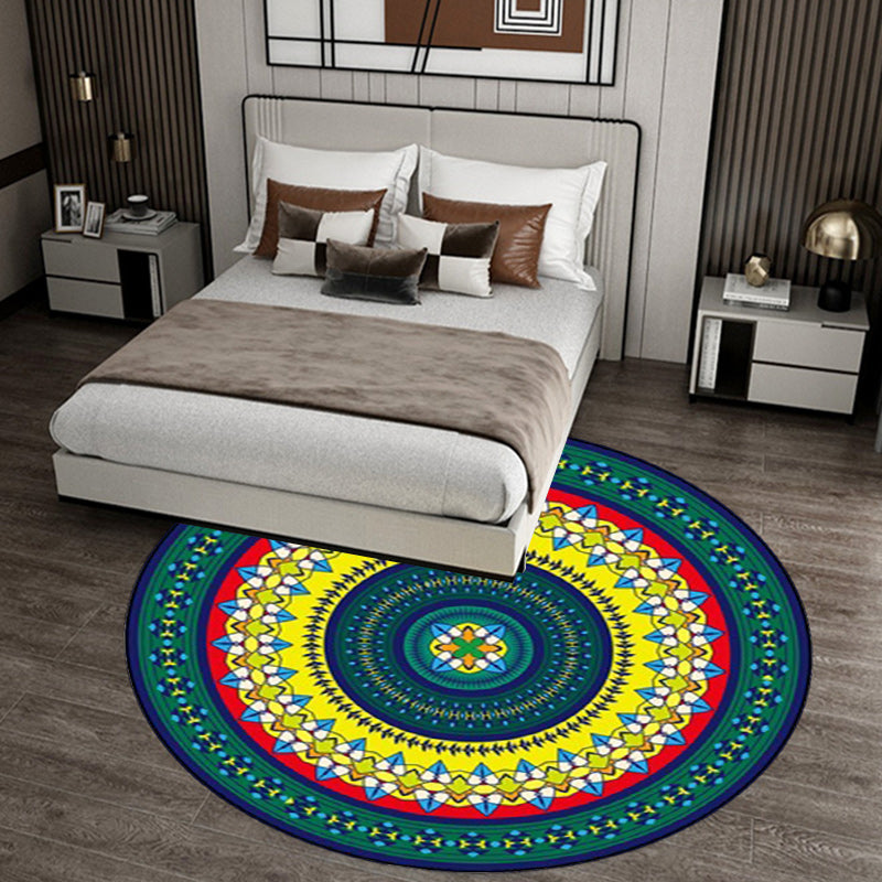 Classic Concentric Circles Pattern Rug Green and Yellow Tribal Rug Polyester Washable Anti-Slip Backing Area Rug for Living Room Clearhalo 'Area Rug' 'Rugs' 'Southwestern' Rug' 1613728