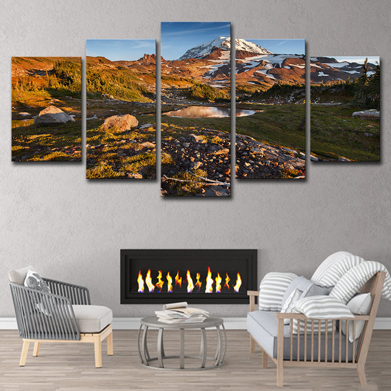 Canvas Brown Wall Decor Modern Snow Melting Mount Rainier Scenery Art Print for Family Room Brown Clearhalo 'Art Gallery' 'Canvas Art' 'Contemporary Art Gallery' 'Modern' Arts' 1615260