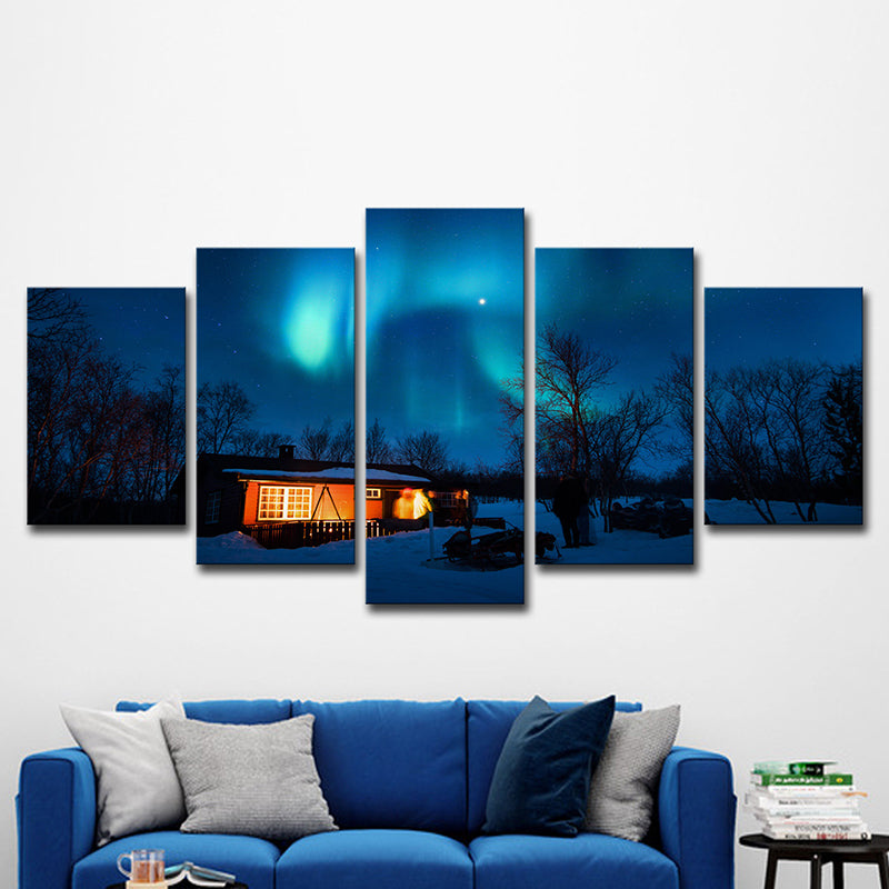Photography Modern Wall Art Decor with Night Cabin and Polar Light Scenery in Dark Blue Clearhalo 'Art Gallery' 'Canvas Art' 'Contemporary Art Gallery' 'Modern' Arts' 1615379