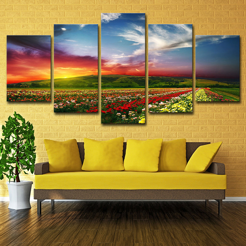 Enchanting Evening Glow Wall Decor House Interior Blooming Flower Farm Canvas Art in Red Red Clearhalo 'Art Gallery' 'Canvas Art' 'Contemporary Art Gallery' 'Modern' Arts' 1615724