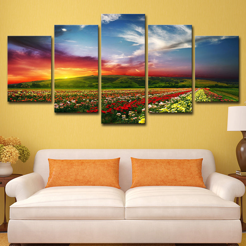 Enchanting Evening Glow Wall Decor House Interior Blooming Flower Farm Canvas Art in Red Clearhalo 'Art Gallery' 'Canvas Art' 'Contemporary Art Gallery' 'Modern' Arts' 1615726