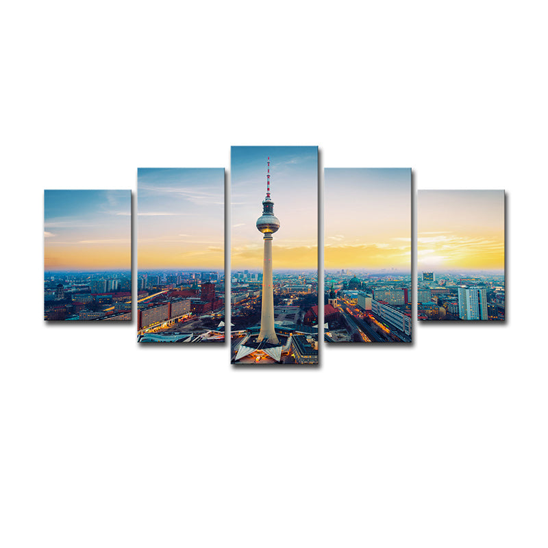Berlin TV Tower Wall Art Global Inspired Splendid Sunset Scenery Canvas Print in Yellow Clearhalo 'Art Gallery' 'Canvas Art' 'Contemporary Art Gallery' 'Modern' Arts' 1616077