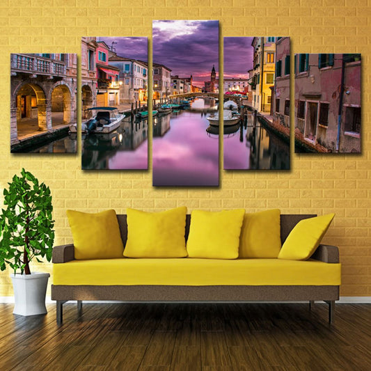 Venice Town Canvas Print Global Inspired Stunning Evening Glow Wall Art in Purple Purple Clearhalo 'Art Gallery' 'Canvas Art' 'Contemporary Art Gallery' 'Modern' Arts' 1616464