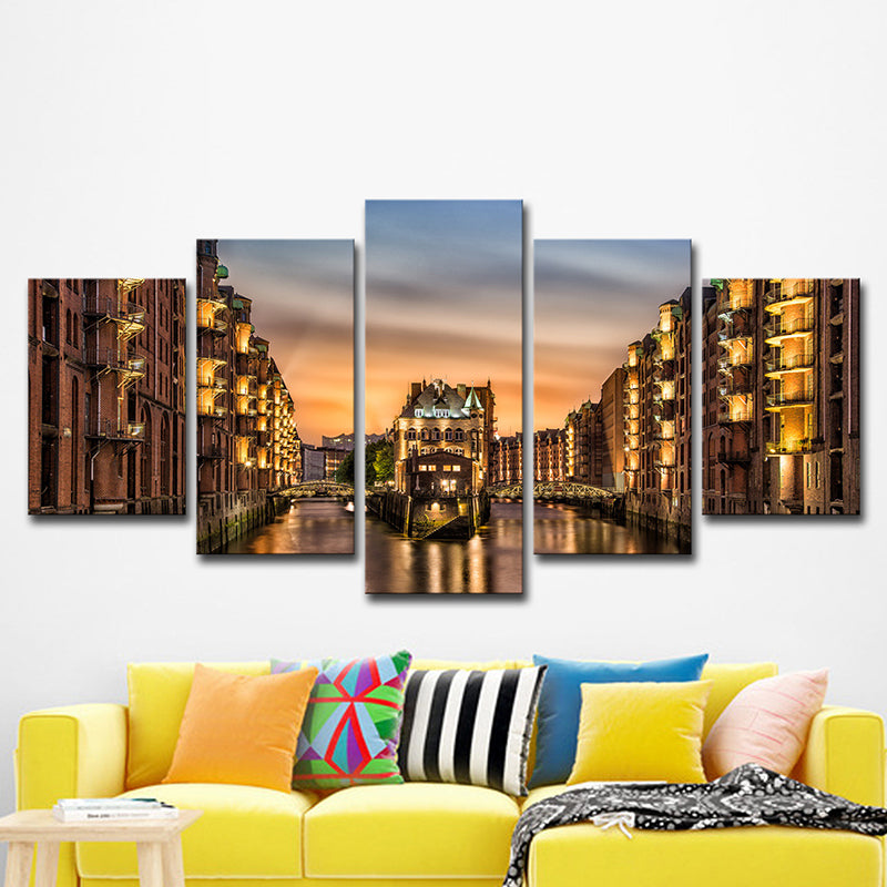 Glam Night Cityscape Wall Decor Gold Hamburg Water Castle Canvas Wall Art for Family Room Clearhalo 'Arts' 'Canvas Art' 1625494