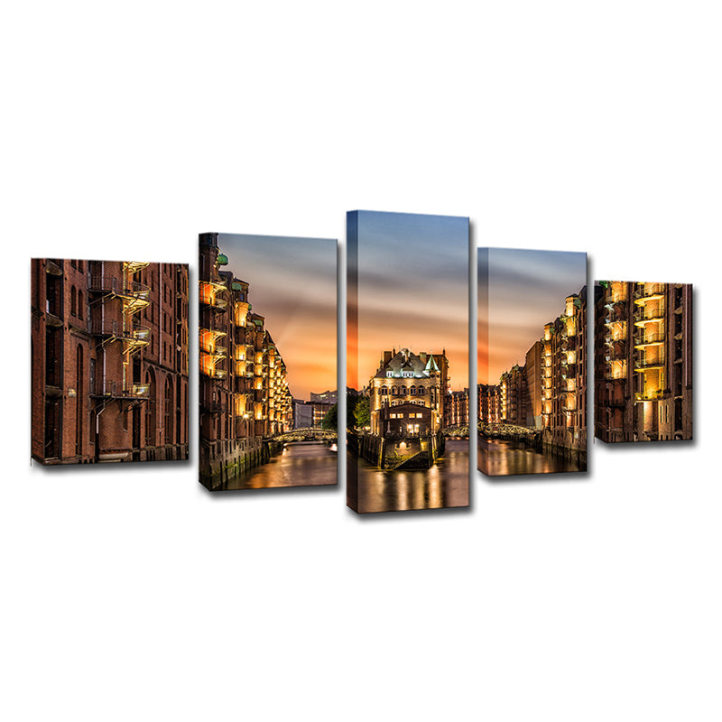 Glam Night Cityscape Wall Decor Gold Hamburg Water Castle Canvas Wall Art for Family Room Clearhalo 'Arts' 'Canvas Art' 1625496