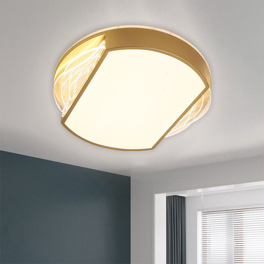 Iron Geometric Ceiling Lamp Contemporary LED Gold Flush Mount Fixture in Warm/White Light, 18"/21.5" Wide Gold Clearhalo 'Ceiling Lights' 'Close To Ceiling Lights' 'Close to ceiling' 'Flush mount' Lighting' 1637158