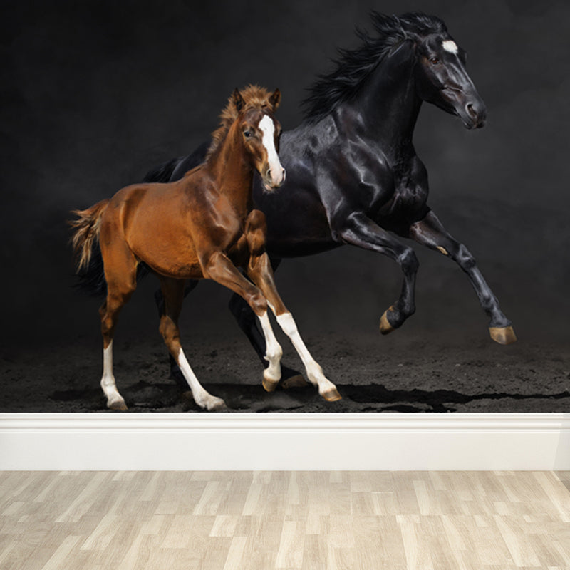 Full Size Photography Modern Mural Wallpaper with Running Steed Printed in Black Clearhalo 'Wall Decor' 'Wall Mural' 1647410