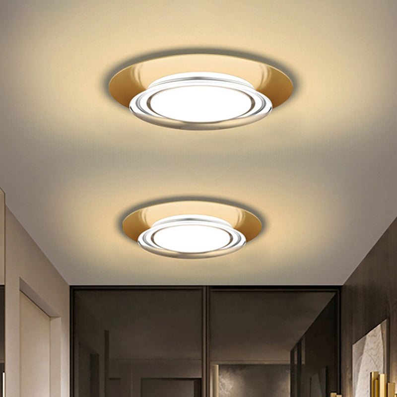 Black/Gold Round Flush Light Fixture Simple Metal LED Ceiling Flush Mount for Parlor in Warm/White Light Clearhalo 'Ceiling Lights' 'Close To Ceiling Lights' 'Close to ceiling' 'Flush mount' Lighting' 1649497