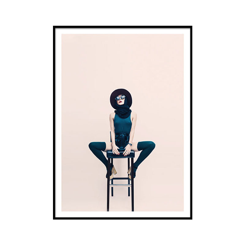 Canvas Pink Wall Art Decor Modernism Lady Sitting on Chair Wrapped Canvas for Great Room Clearhalo 'Art Gallery' 'Canvas Art' 'Contemporary Art Gallery' 'Modern' Arts' 1652879