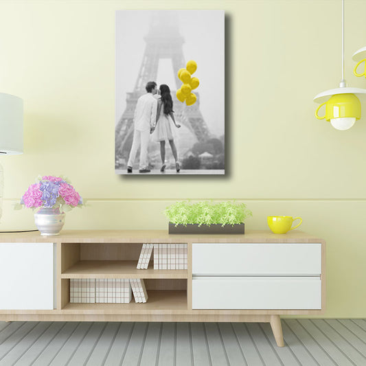 Couple with Balloon Canvas Prints Yellow Contemporary Wall Art Decor for Great Room Clearhalo 'Art Gallery' 'Canvas Art' 'Contemporary Art Gallery' 'Modern' Arts' 1653089